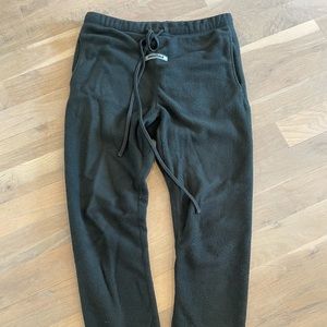 FOG Essentials Polar Fleece Pants Black!